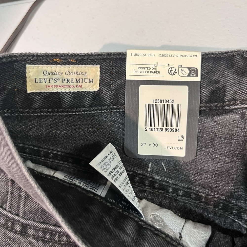 Levi's 501 Original Women's  27x30 Premium Denim Black‎ Charcoal NWT $108 Retail - Picture 5 of 10